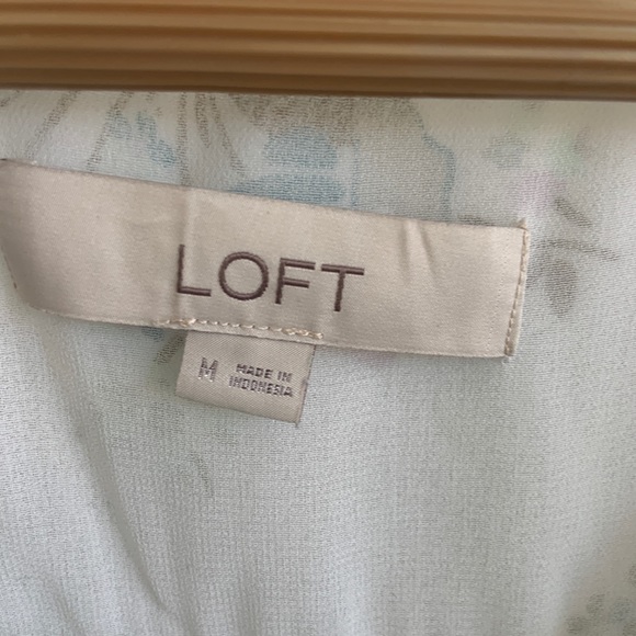 Loft size medium blouse - Picture 3 of 3